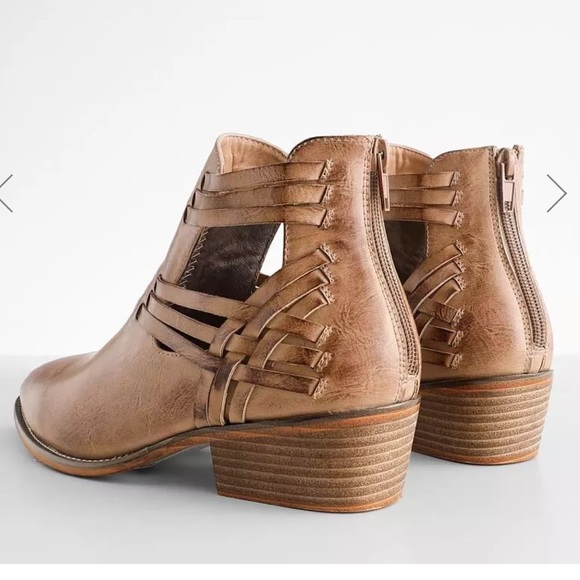 Vintage 93 Sage Strappy Cutout Bootie in tan, women’s size 7 - Picture 12 of 14